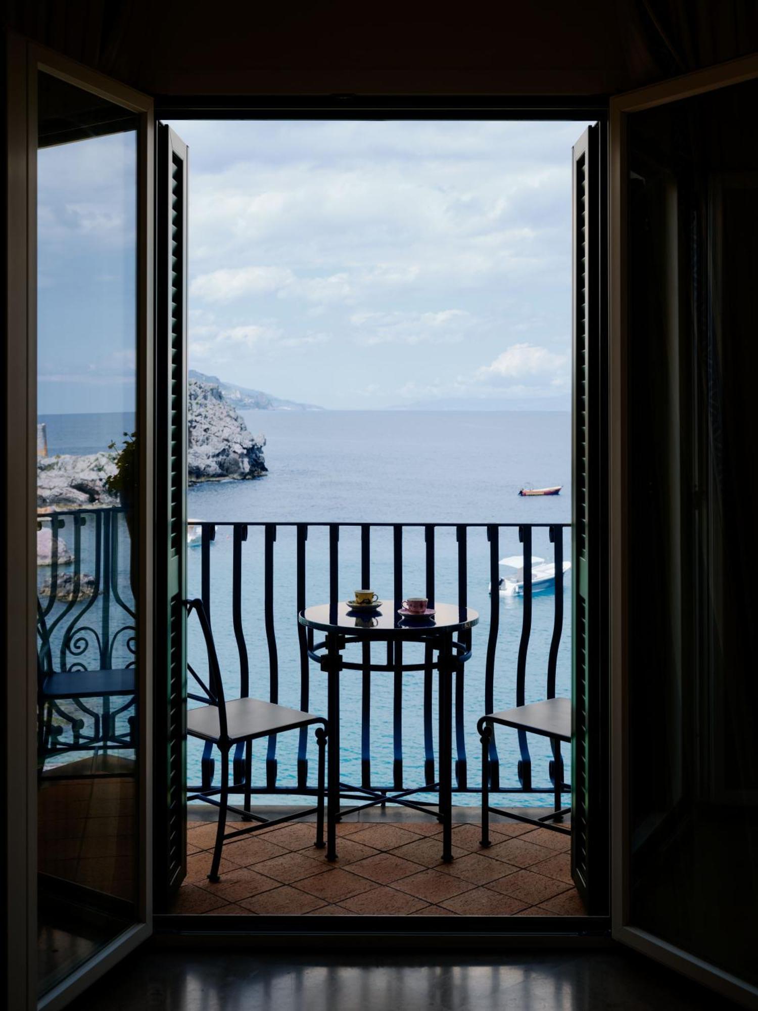 Deluxe Suite Sea View Balcony